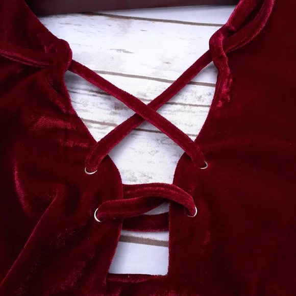 Red velvet backless bodysuit criss cross tie front - Picture 5 of 11